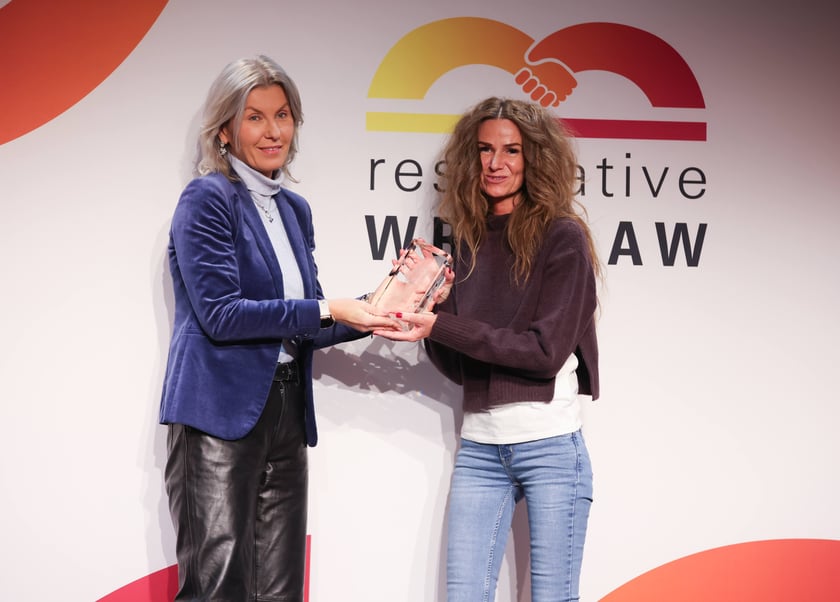 Gala Sprawiedliwości Naprawczej we Wrocławiu.&nbsp;Wyr&oacute;żnienie w kategorii &bdquo;Podmiot&rdquo; zostało przyznane Stowarzyszeniu Ludzie Ludziom