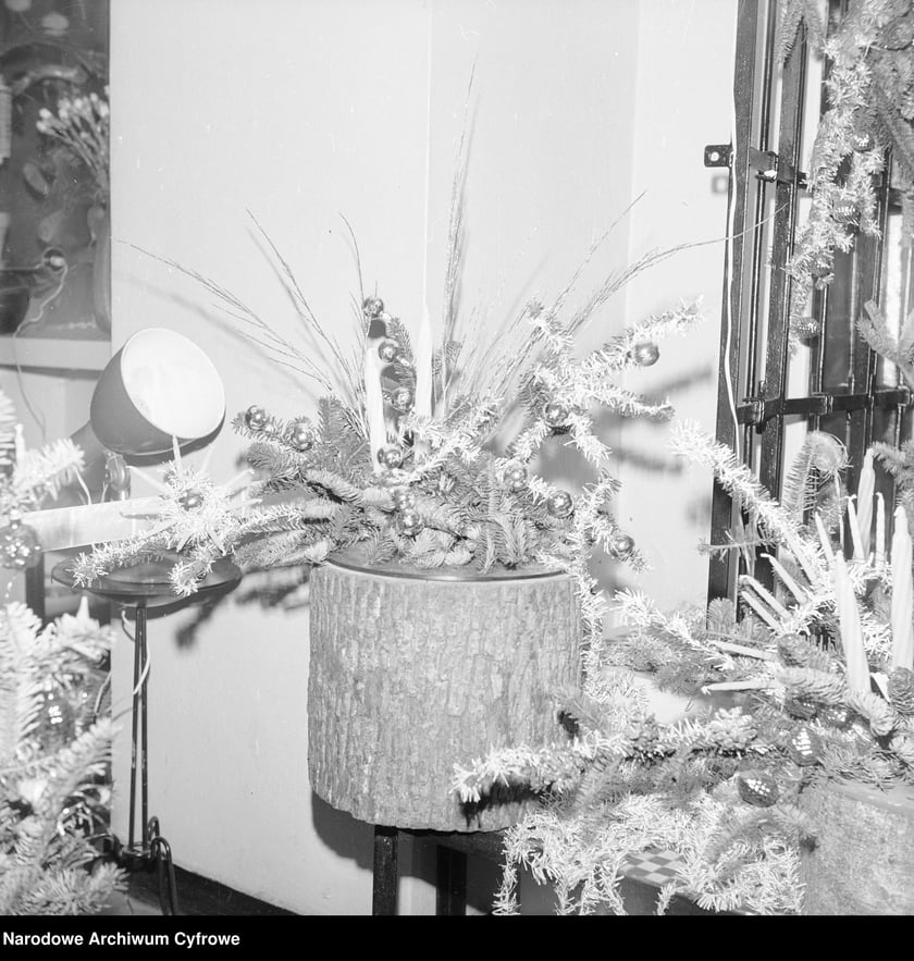 Ozdoby choinkowe i stroiki świąteczne w lat 60. i 70. XX wieku