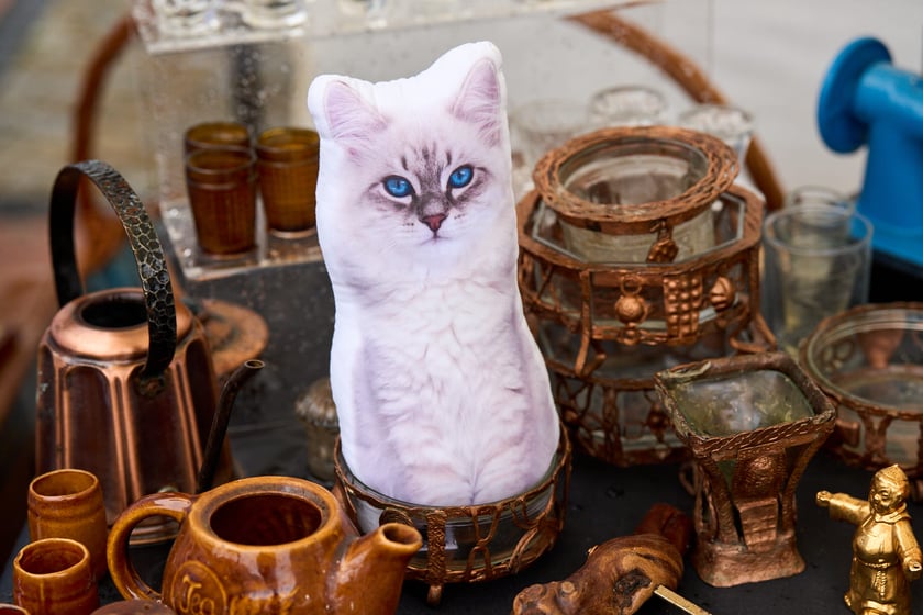 Giełda staroci pod katedrą św. Marii Magdaleny. Wrocław, 6-8.12.2024