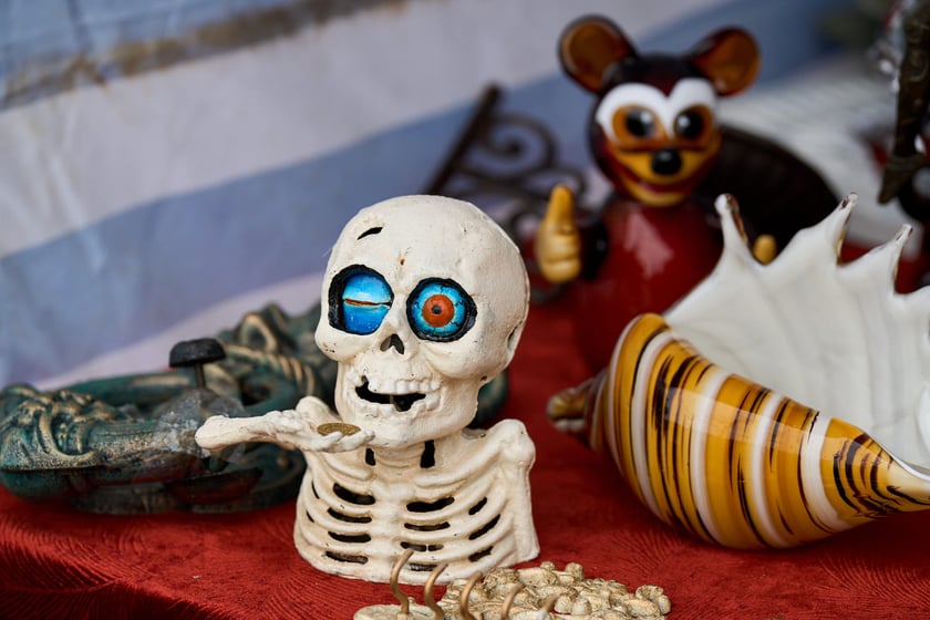 Giełda staroci pod katedrą św. Marii Magdaleny. Wrocław, 6-8.12.2024