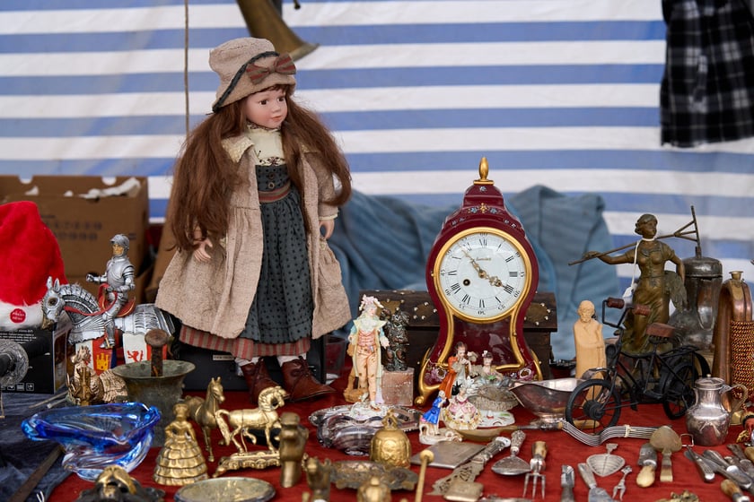 Giełda staroci pod katedrą św. Marii Magdaleny. Wrocław, 6-8.12.2024