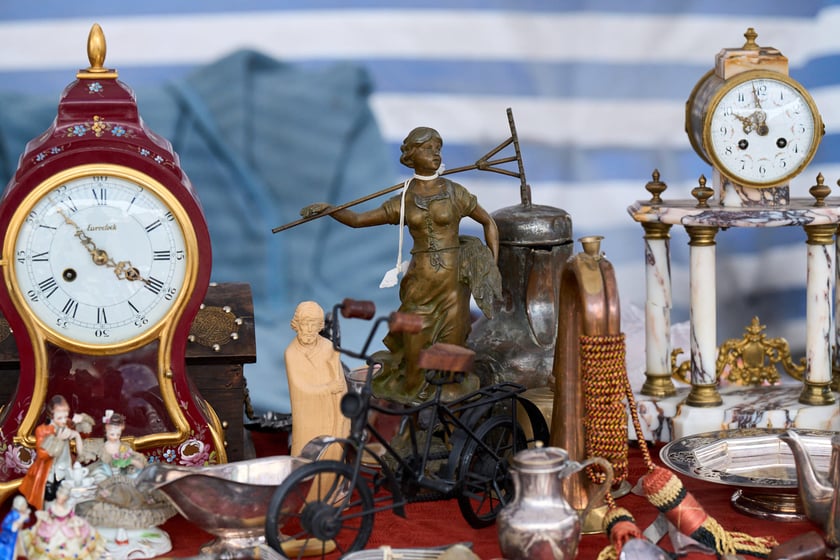 Giełda staroci pod katedrą św. Marii Magdaleny. Wrocław, 6-8.12.2024