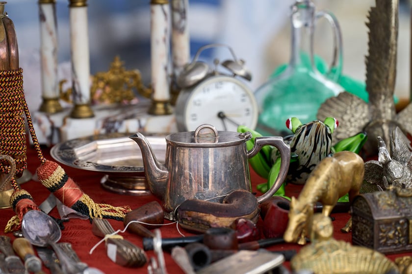 Giełda staroci pod katedrą św. Marii Magdaleny. Wrocław, 6-8.12.2024