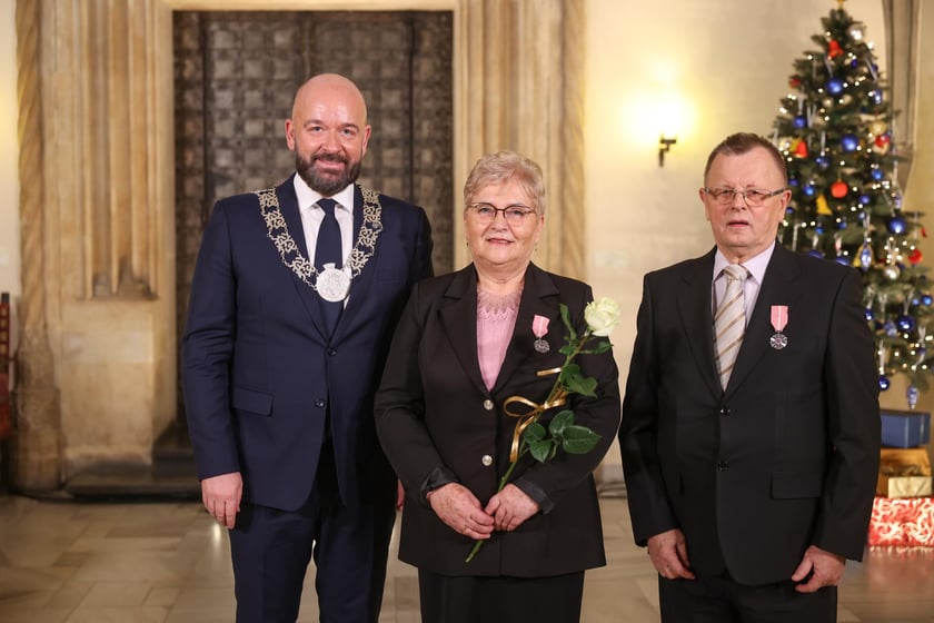 Sala Wielka Ratusza, spotkanie z parami z wieloletnim stażem, 9 grudnia 2024