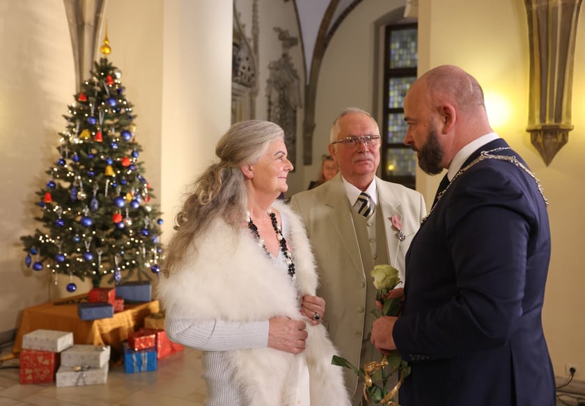 Sala Wielka Ratusza, spotkanie z parami z wieloletnim stażem, 9 grudnia 2024