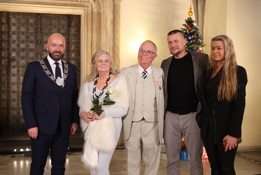 Sala Wielka Ratusza, spotkanie z parami z wieloletnim stażem, 9 grudnia 2024