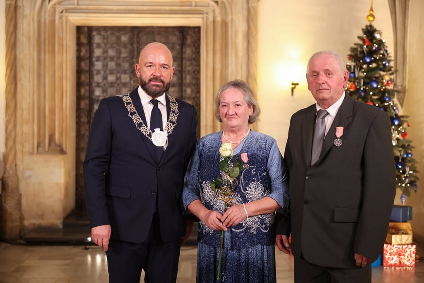 Sala Wielka Ratusza, spotkanie z parami z wieloletnim stażem, 9 grudnia 2024