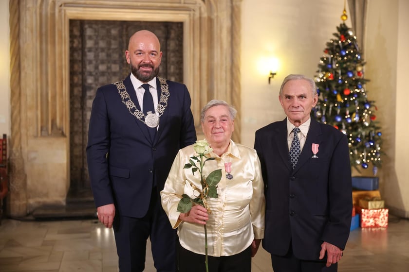 Sala Wielka Ratusza, spotkanie z parami z wieloletnim stażem, 9 grudnia 2024