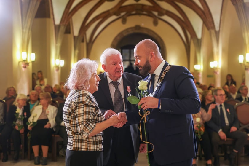 Sala Wielka Ratusza, spotkanie z parami z wieloletnim stażem, 9 grudnia 2024