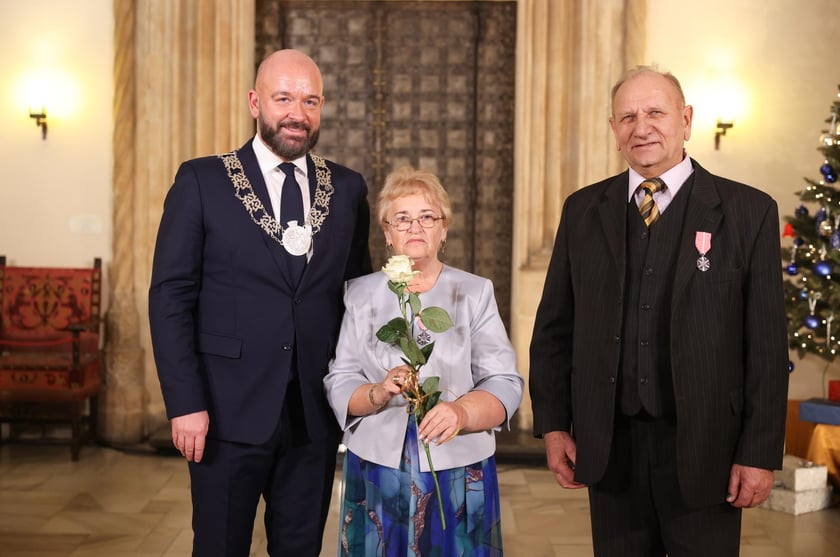 Sala Wielka Ratusza, spotkanie z parami z wieloletnim stażem, 9 grudnia 2024