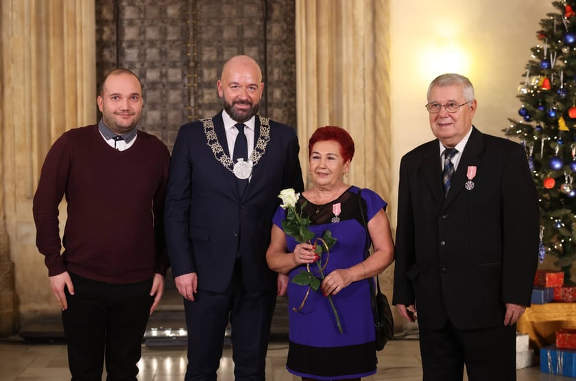 Sala Wielka Ratusza, spotkanie z parami z wieloletnim stażem, 9 grudnia 2024