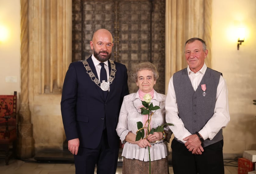 Sala Wielka Ratusza, spotkanie z parami z wieloletnim stażem, 9 grudnia 2024