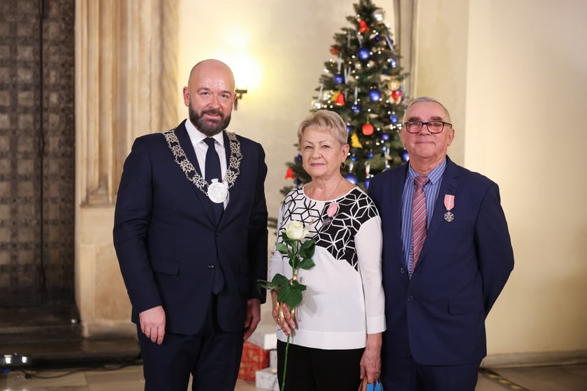 Sala Wielka Ratusza, spotkanie z parami z wieloletnim stażem, 9 grudnia 2024