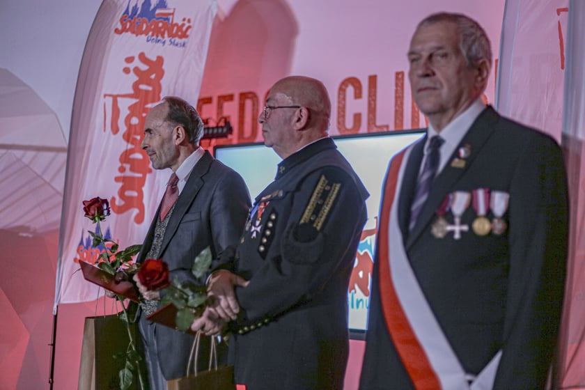 Gala Niezłomnych w CH Zajezdnia z okazji 43. rocznicy wprowadzenia stanu wojennego w Polsce