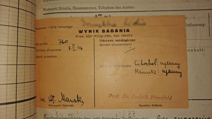 Karta z archiwum Uniwersytetu Medycznego z pieczęcią prof. Ludwika Hirszfelda