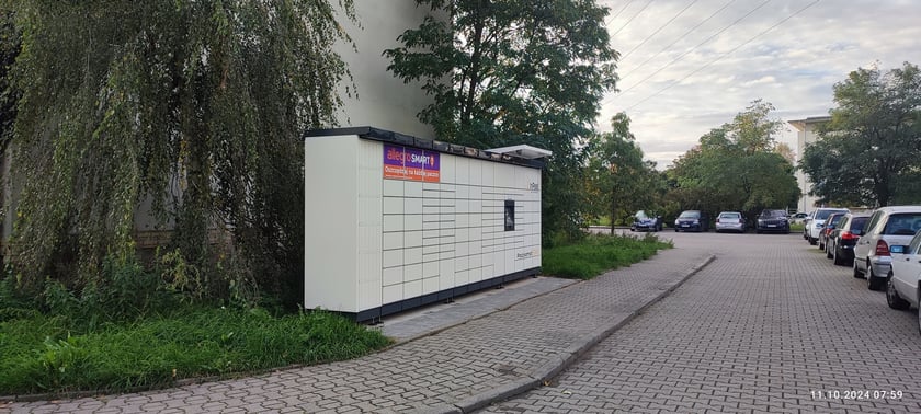 Przykłąd dobrze zaprojektowanego automatu kurierskiego.