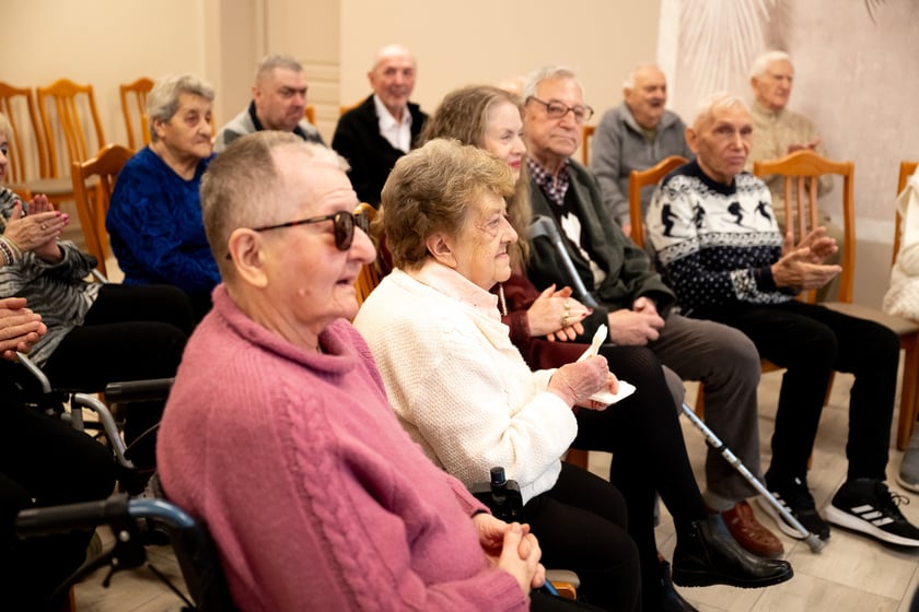 Mikołaj przybył do domu opieki społecznej przy ul. Mącznej
