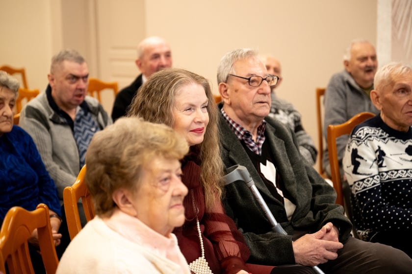 Mikołaj przybył do domu opieki społecznej przy ul. Mącznej
