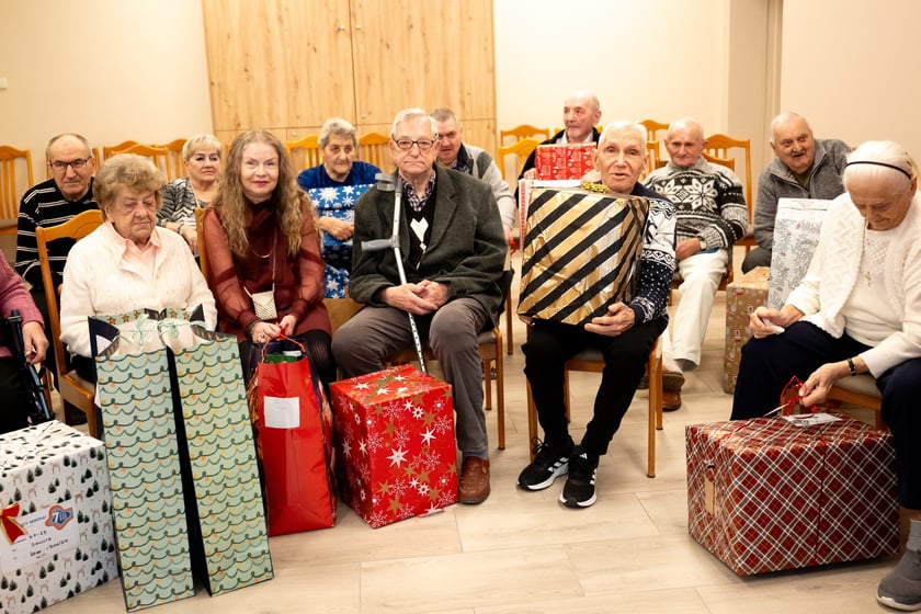 Mikołaj przybył do domu opieki społecznej przy ul. Mącznej