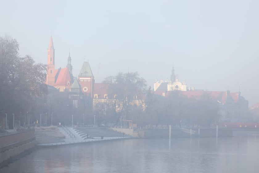 Wrocław we mgle - zdjęcia z poranka 29.12.2024 r.