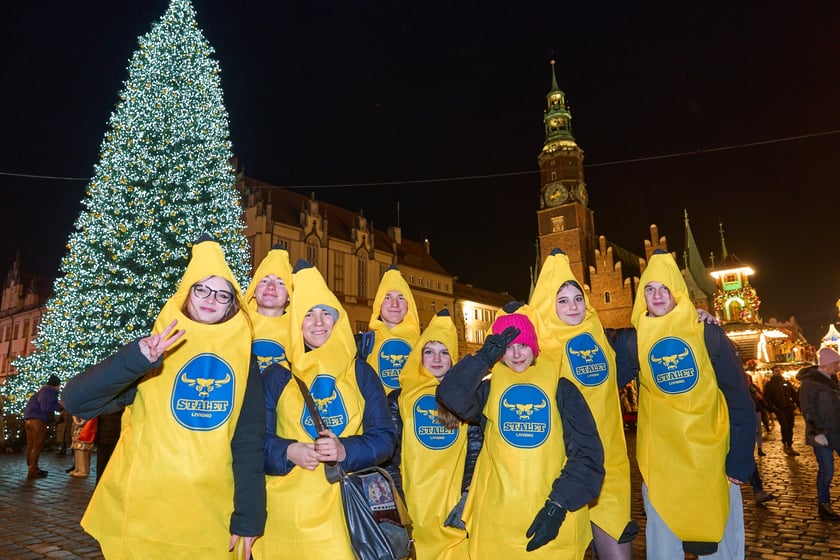 Sylwester 2024/2025 na wrocławskim Jarmarku Bożonarodzeniowym. Magiczne zdjęcia z Rynku