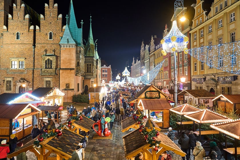 Sylwester 2024/2025 na wrocławskim Jarmarku Bożonarodzeniowym. Magiczne zdjęcia z Rynku