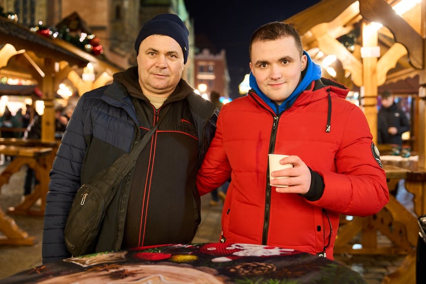 Sylwester 2024/2025 na wrocławskim Jarmarku Bożonarodzeniowym. Magiczne zdjęcia z Rynku