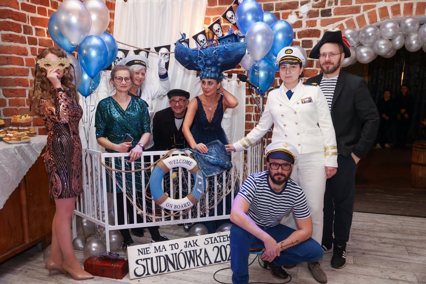 Studniówka Liceum Sztuk Plastycznych im. Stanisława Kopystyńskiego w Starym Klasztorze (18 stycznia 2025)