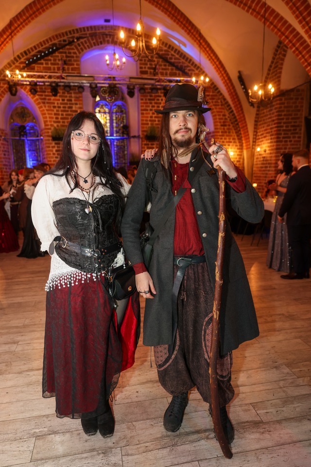 Studniówka Liceum Sztuk Plastycznych im. Stanisława Kopystyńskiego w Starym Klasztorze (18 stycznia 2025)