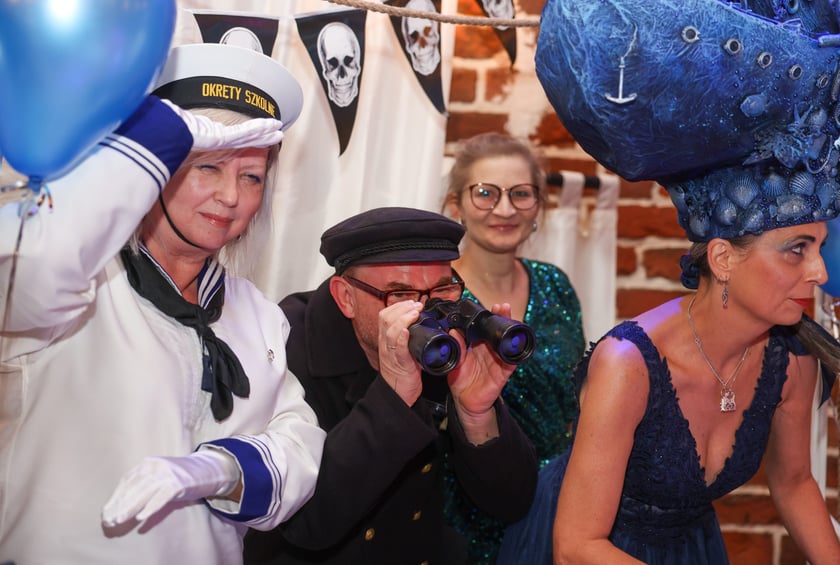 Studniówka Liceum Sztuk Plastycznych im. Stanisława Kopystyńskiego w Starym Klasztorze (18 stycznia 2025)