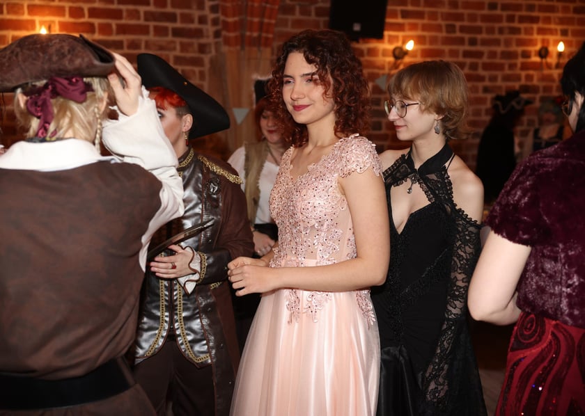 Studniówka Liceum Sztuk Plastycznych im. Stanisława Kopystyńskiego w Starym Klasztorze (18 stycznia 2025)