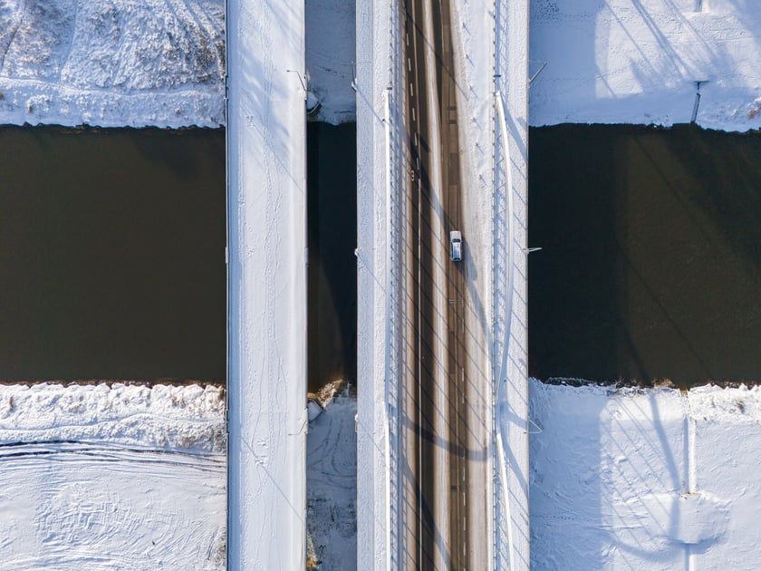 Stare i nowe mosty Chrobrego we Wrocławiu w styczniu 2025