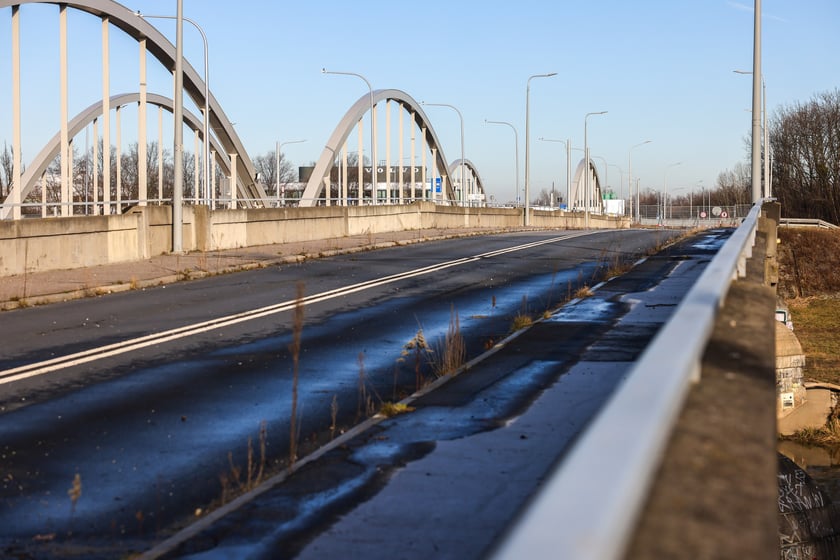 Stare mosty Chrobrego we Wrocławiu w styczniu 2025 roku