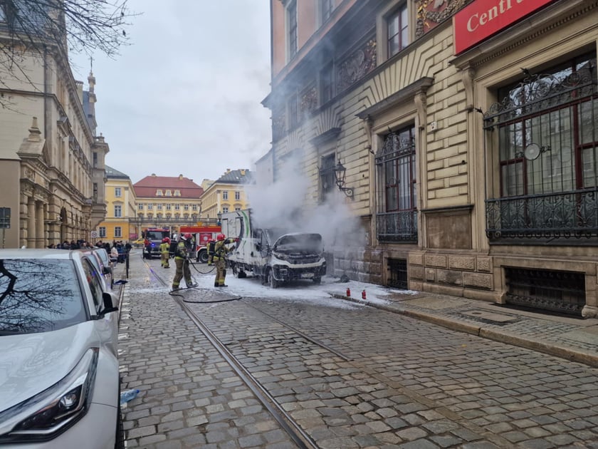 Pożar samochodu dostawczego na ul. Gepperta we Wrocławiu