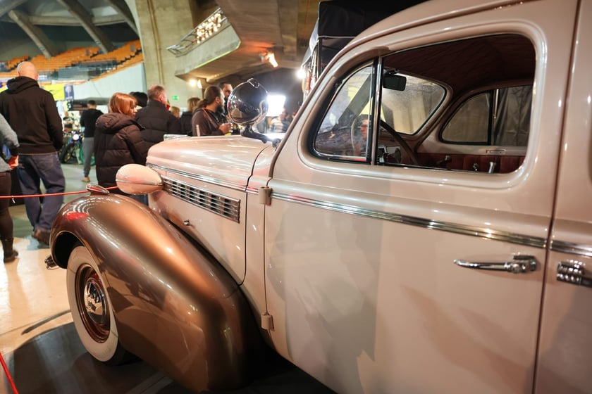 Zabytkowe samochody, motocykle i rowery custom obejrzymy na imprezie Kustomhead w Hali Stulecia