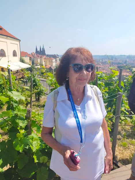 Pani Gina podczas jednej z wycieczek