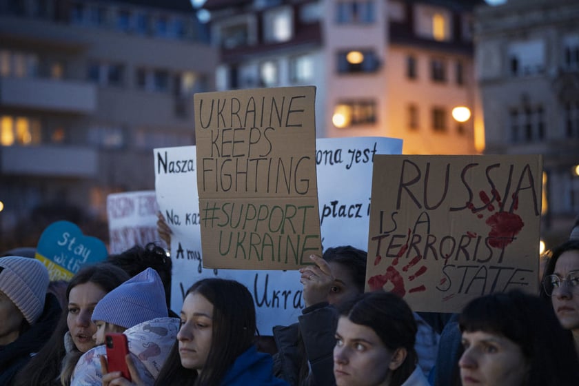 Wiec w trzecią rocznicę rosyjskiej napaści na Ukrainę. Plac Nowy Targ, 24 luty 2025