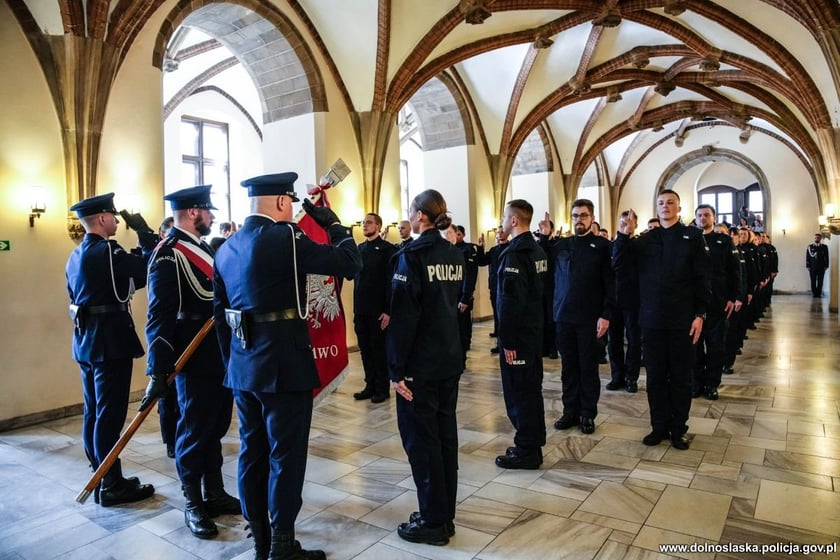 Ślubowanie policjantów w Ratuszu we Wrocławiu