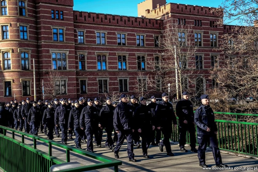 Ślubowanie policjantów w Ratuszu we Wrocławiu