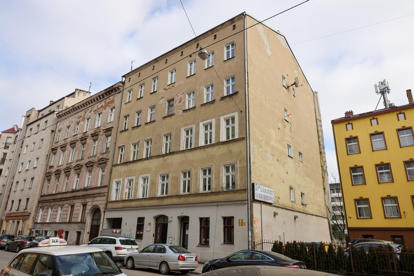 Kamienica na Prądzyńskiego w remoncie w marcu 2025