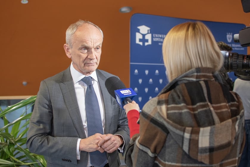 profesor Piotr Ponikowski