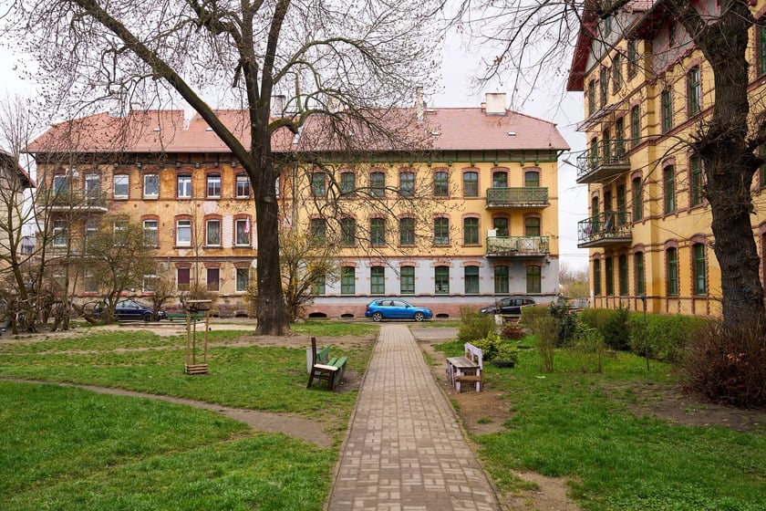 Dawne osiedle kolejowe na Brochowie odzyska blask dzięki remontom w ramach programu #PoWROtyKamienic