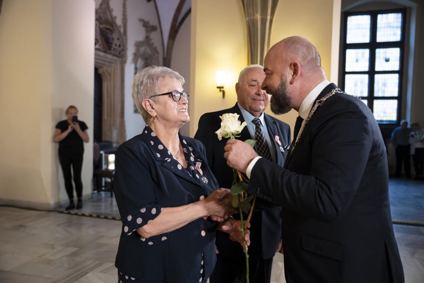 Odznaczenia dla małżeństw z długoletnim stażem, 1 kwietnia 2025