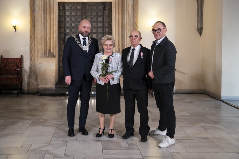 Odznaczenia dla małżeństw z długoletnim stażem, 1 kwietnia 2025