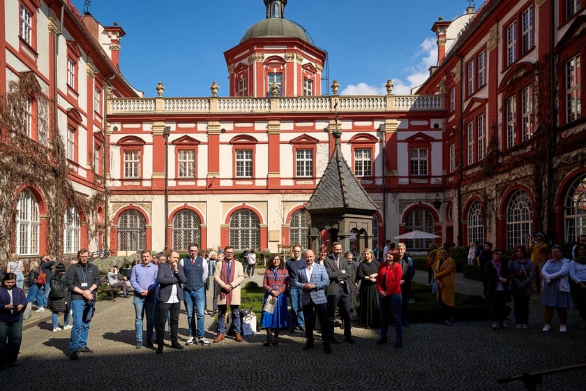 Już wkr&oacute;tce do Ossolineum trafią dokumenty i materiały z wrocławskich osiedli