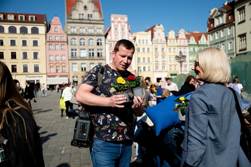 Inauguracja konkursu Ukwiecamy Wrocław w kolorach Wrocławia 2025 na rynku
