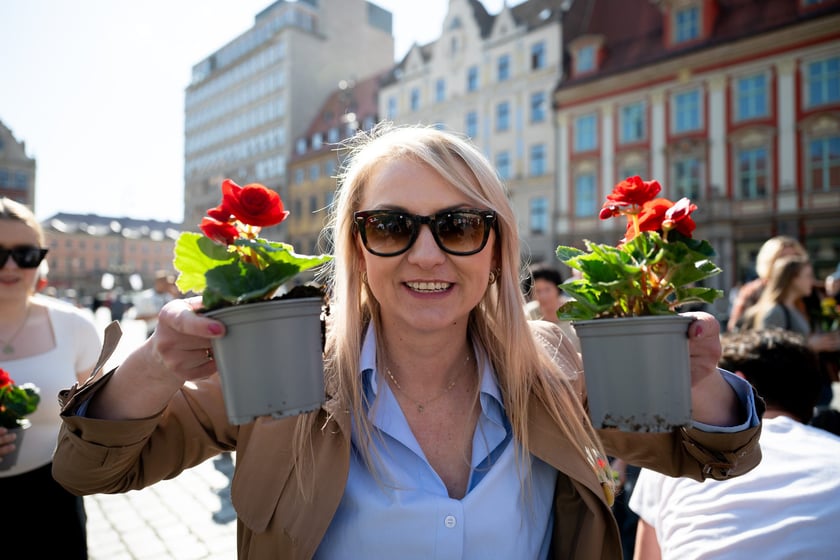 Inauguracja konkursu Ukwiecamy Wrocław w kolorach Wrocławia 2025 na rynku