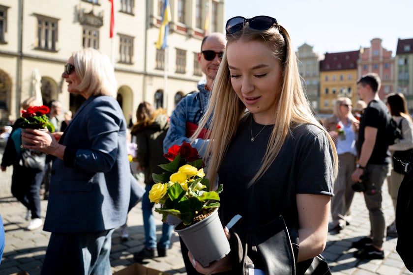 Inauguracja konkursu Ukwiecamy Wrocław w kolorach Wrocławia 2025 na rynku