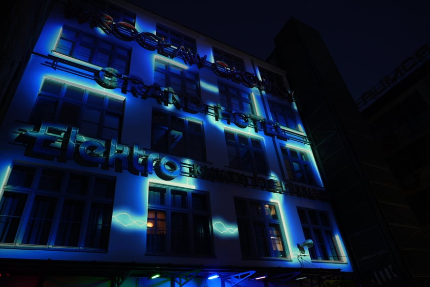 Wrocławska galeria neonów przy Ruskiej znów świeci! Niezwykły pokaz - 5.04.2025