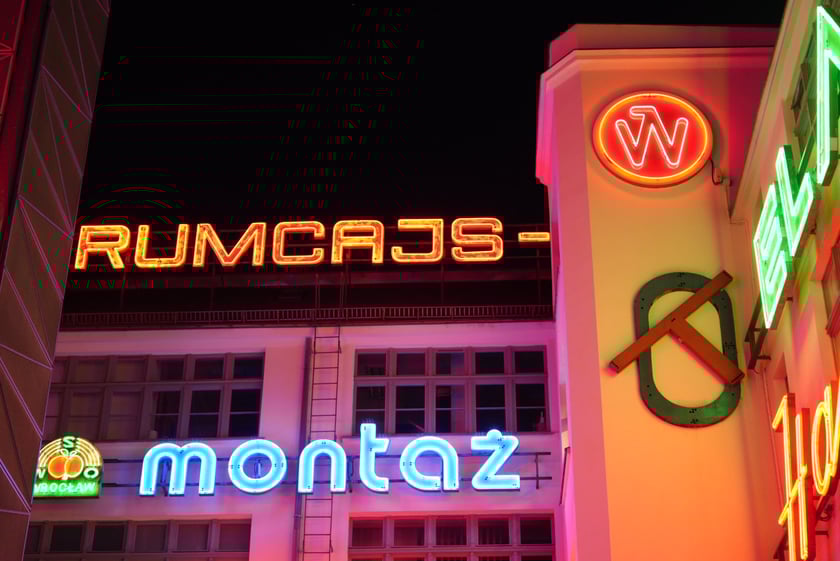 Wrocławska galeria neonów przy Ruskiej znów świeci! Niezwykły pokaz - 5.04.2025